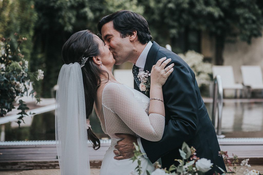 beso de recién casados