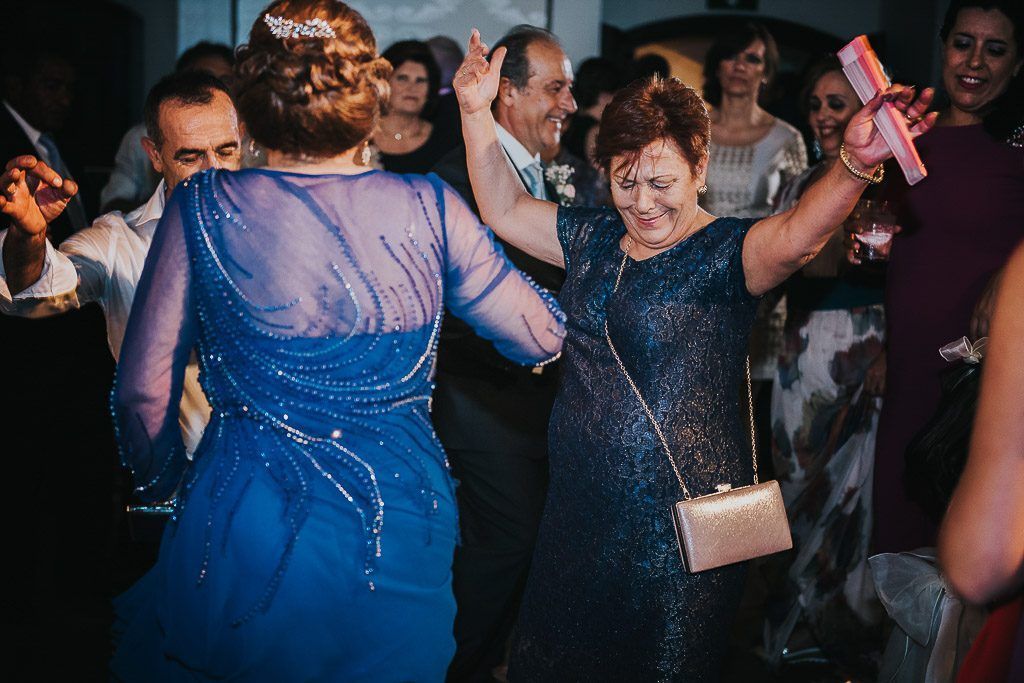 señoras bailando