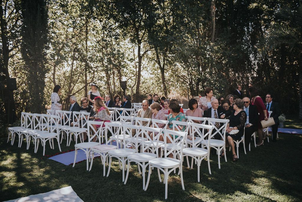 como colocar las sillas en una boda civil