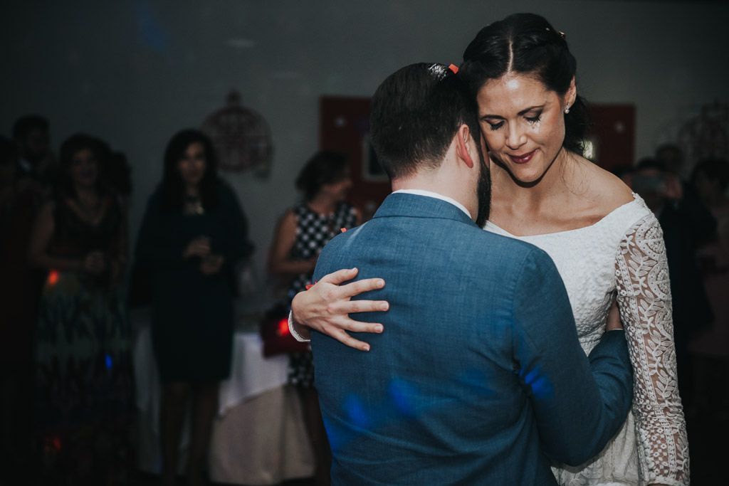 novia emocionada