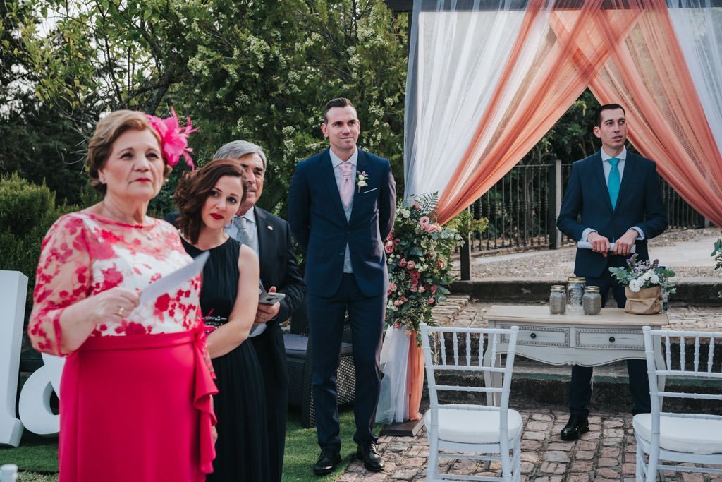 novio esperando a la novia